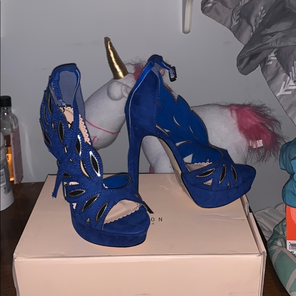 Beautiful royal blue brand new heels